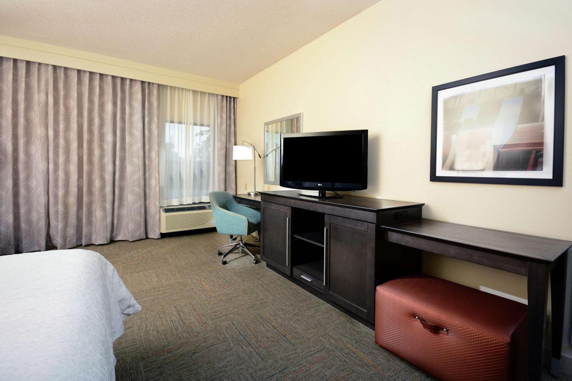 Hampton Inn Мартинсвилл Экстерьер фото