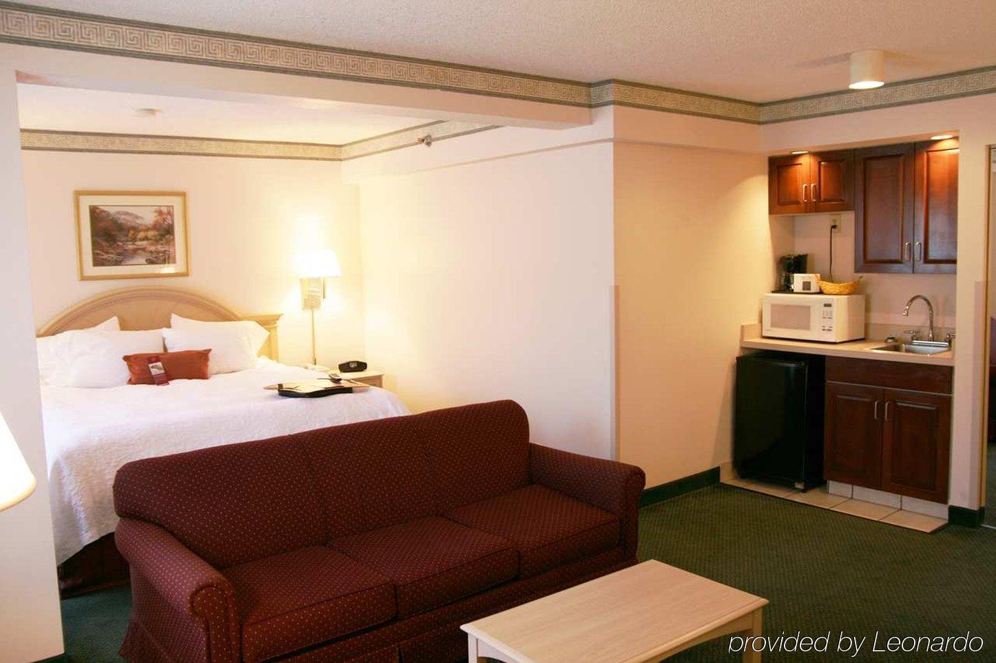 Hampton Inn Мартинсвилл Номер фото