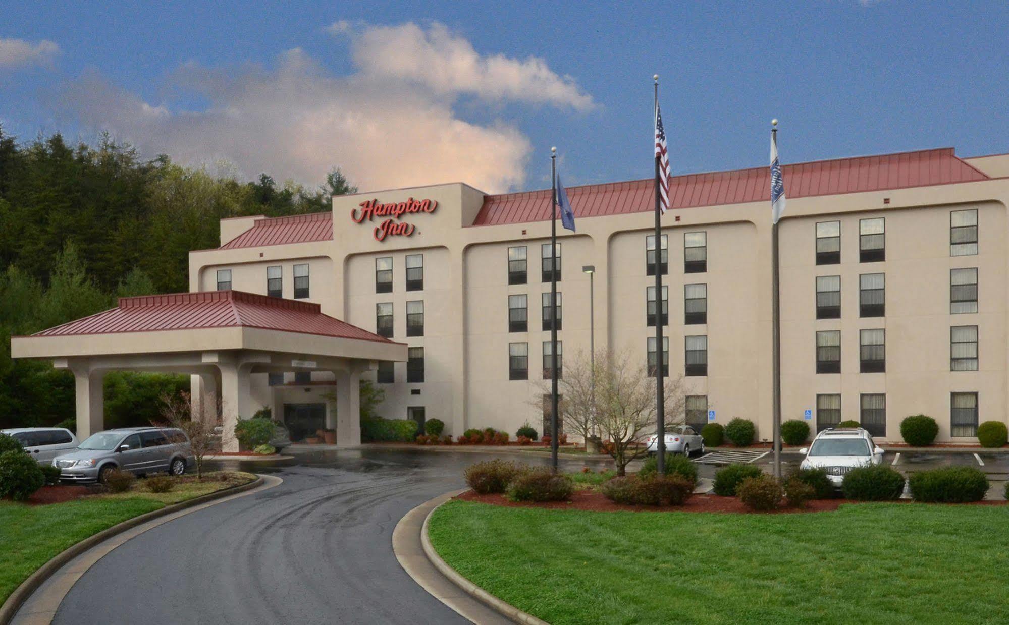 Hampton Inn Мартинсвилл Экстерьер фото